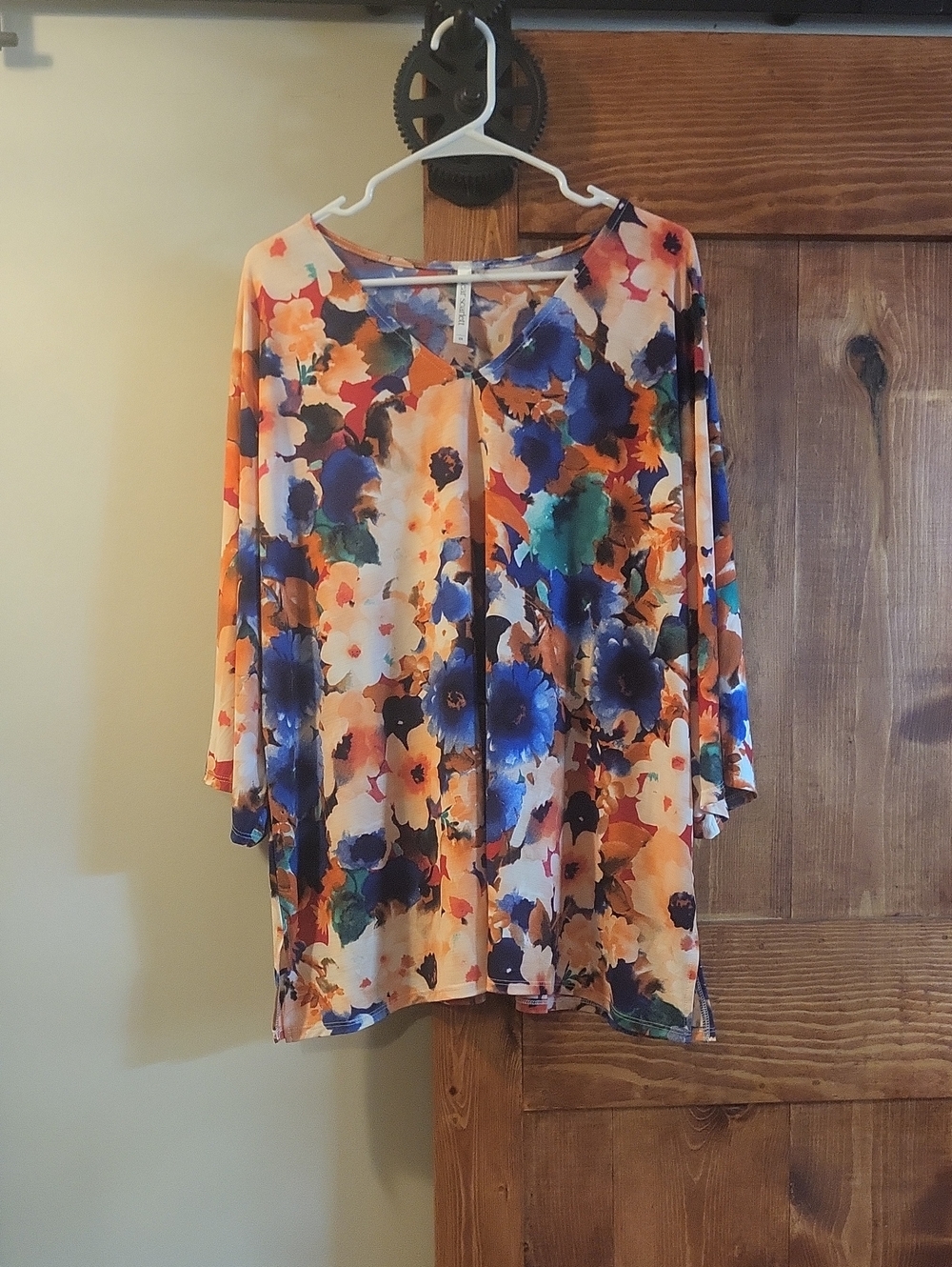 Dear Scarlett Multicolor Floral V-Neck Tunic